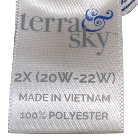 Terra & Sky Women’s 2X (20W-22W) Paisley Print Long Sleeve Button Up V-Neck Top - Picture 6 of 8